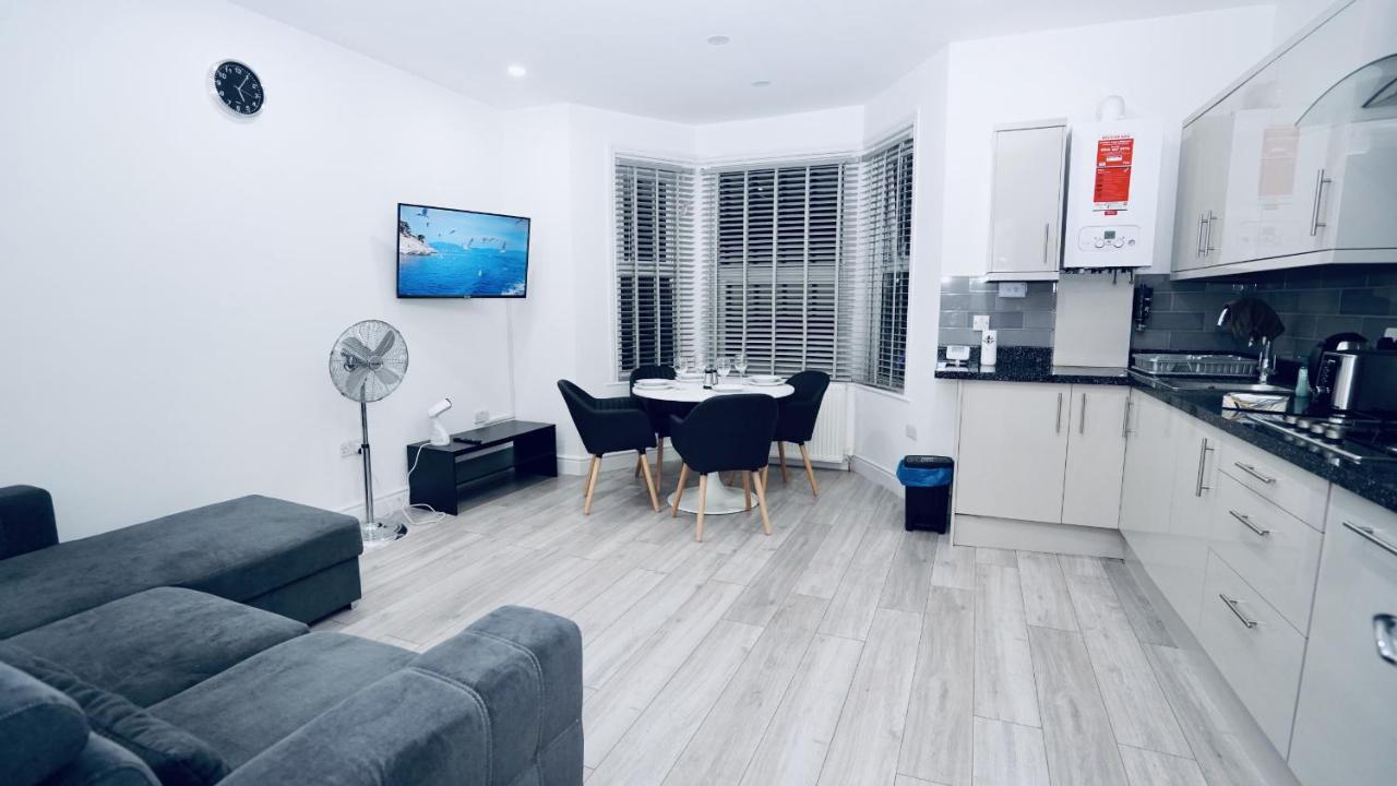 E2M Stays Lovely Apt Close To Ilford Station With Free Parking Екстер'єр фото